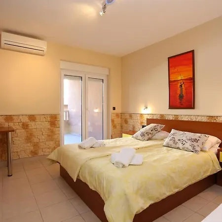 Studio Duce 16407e Daire Dugi Rat